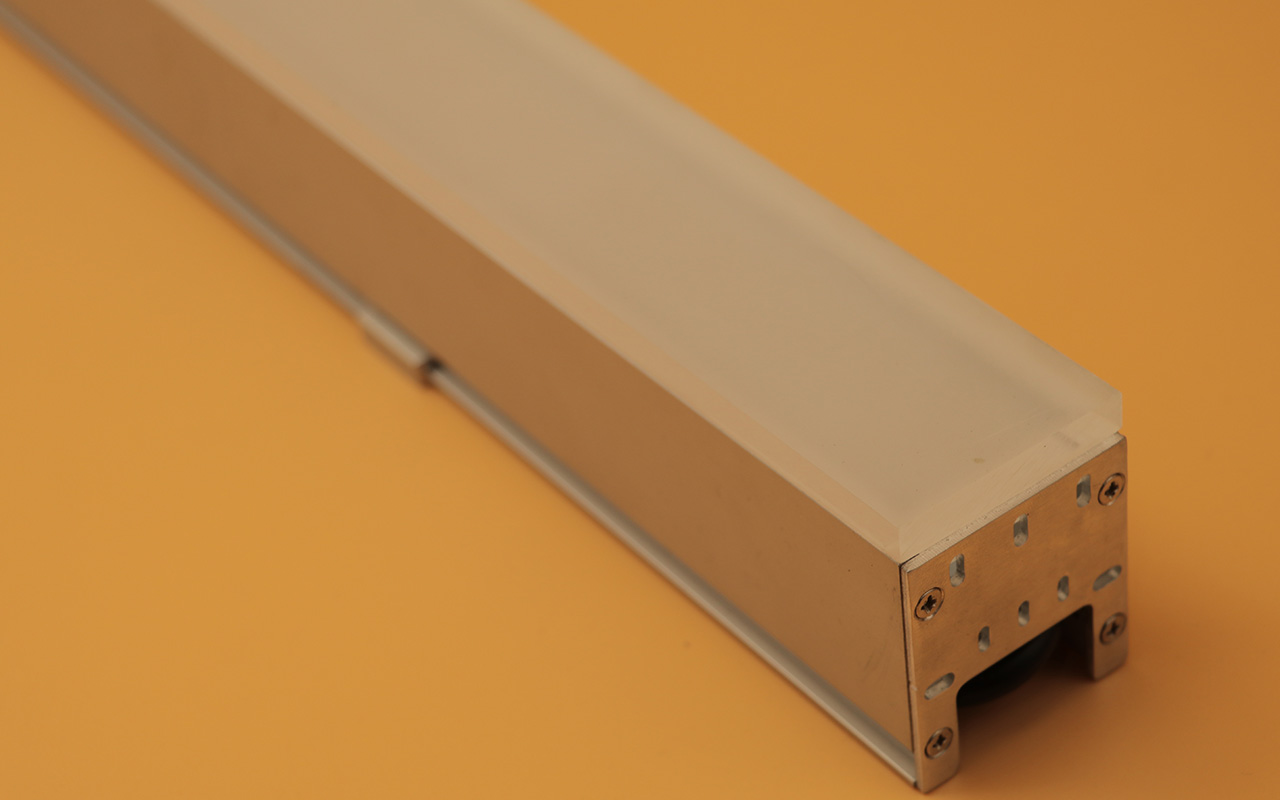 FERO LINEAR RGBW